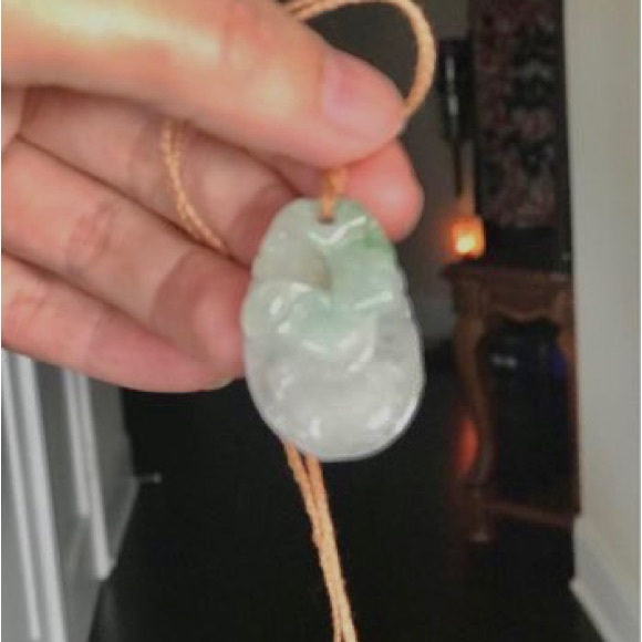 Monkey Jade pendant with hand woven string - Picture 6 of 9